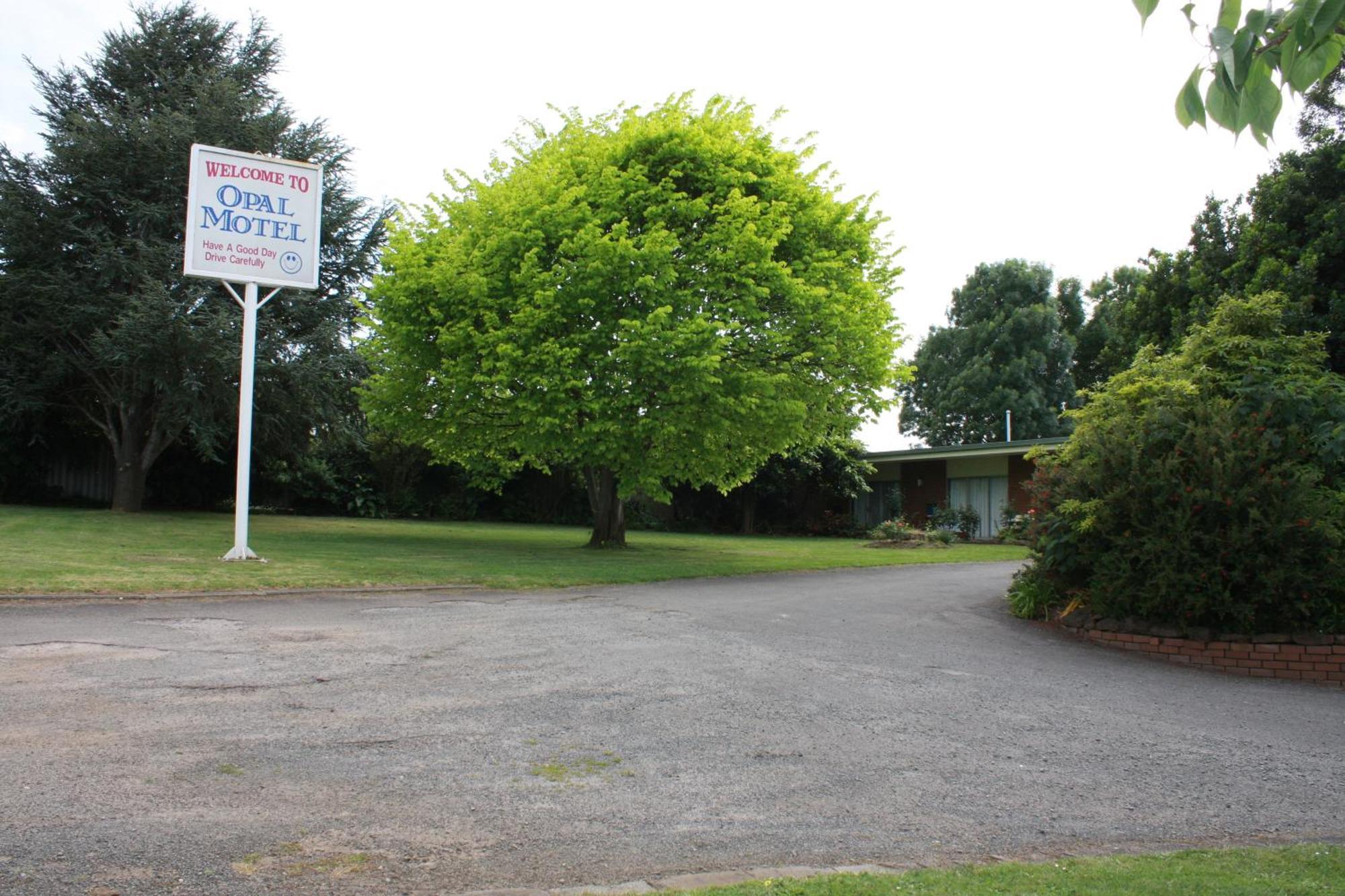 Opal Motel Leongatha Exterior photo