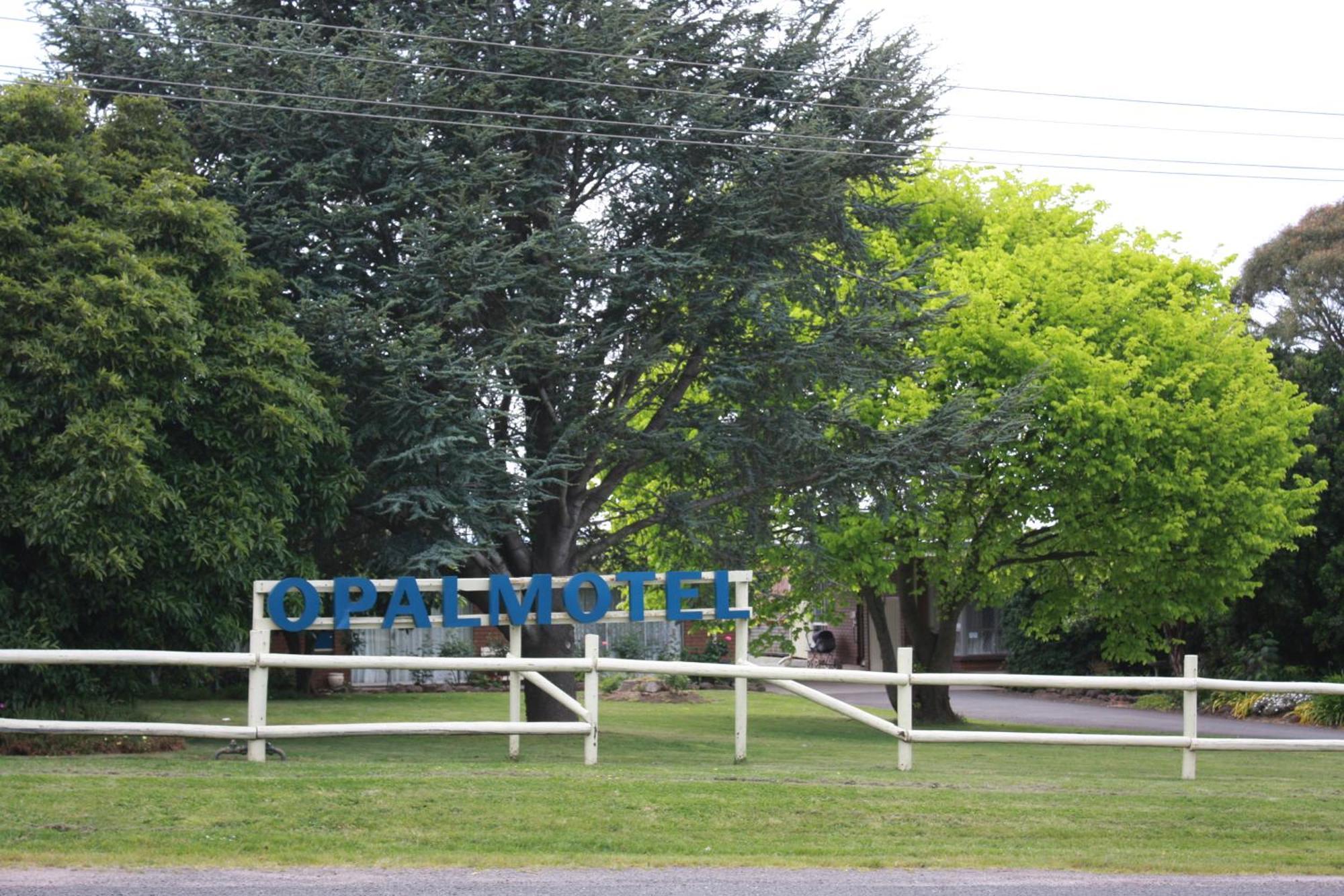 Opal Motel Leongatha Exterior photo