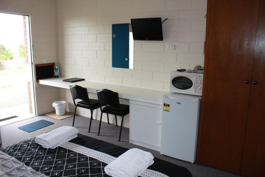 Opal Motel Leongatha Room photo