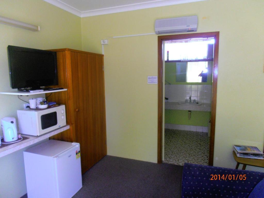 Opal Motel Leongatha Room photo