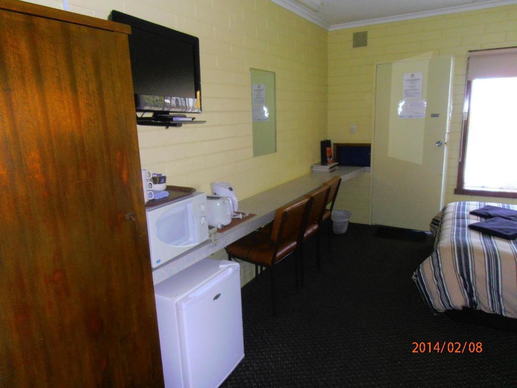 Opal Motel Leongatha Room photo