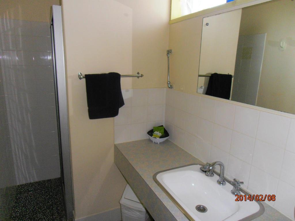 Opal Motel Leongatha Room photo